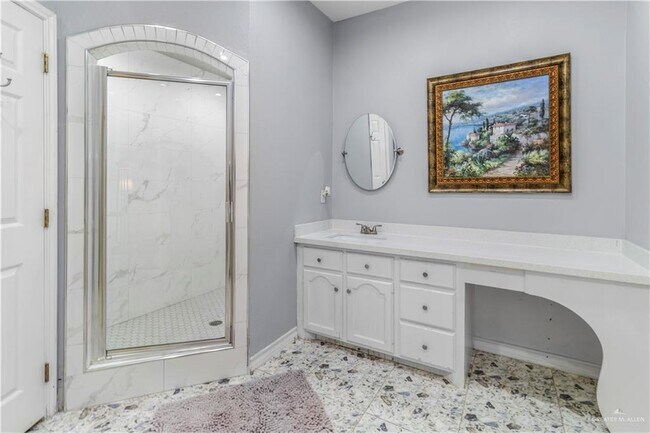 Building Photo - 22 Easy St