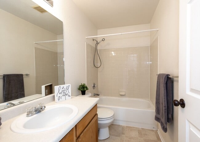 Building Photo - Lovely Home on East Side Near Military bas...