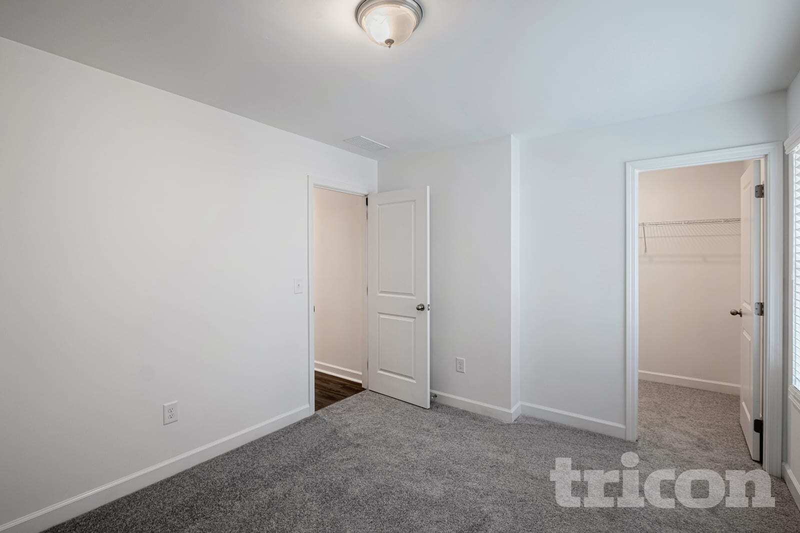 Building Photo - 131 E Rdg Wy