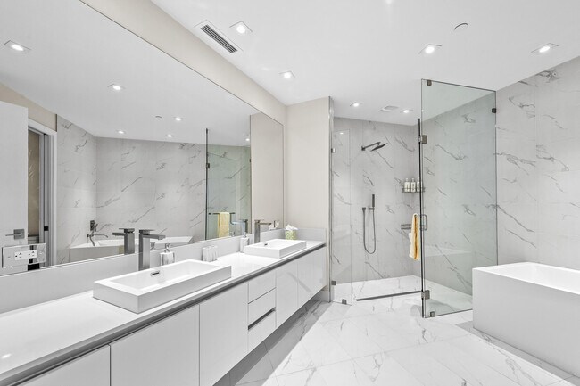 Building Photo - 3100 N Ocean Dr