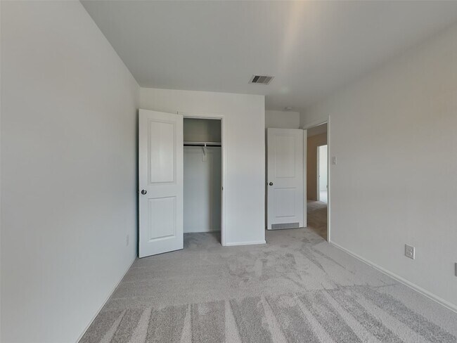 Building Photo - 27019 Breakaway Ln