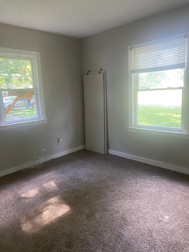 Bedroom - 32 Barcelona Ave