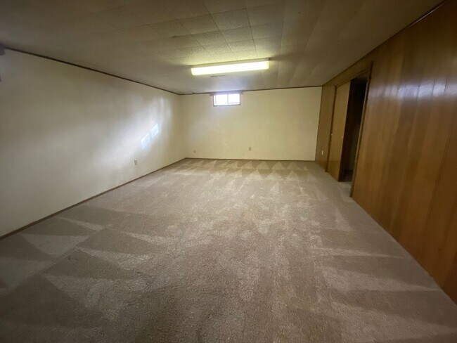 Building Photo - Single Family Home Available for Rent!