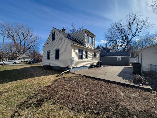 Building Photo - 3 Bedroom Single Family home for Rent