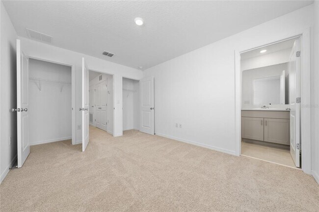 Building Photo - 2916 Skyline Lp