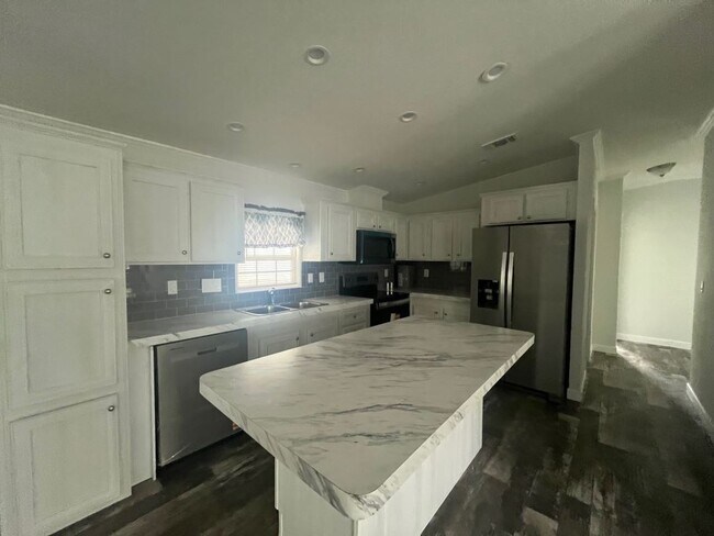 Building Photo - 267 Mongoose Ln