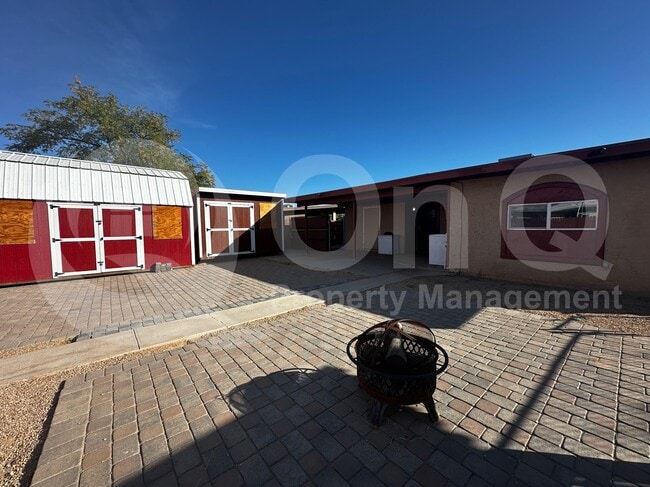 Building Photo - 1132 W Knox Pl