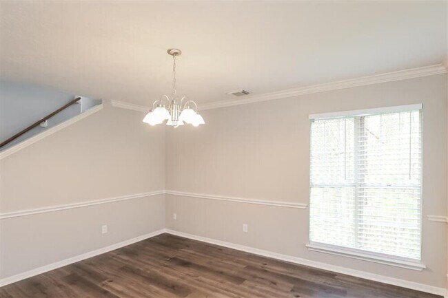 Building Photo - 6602 Bluebottle Ln