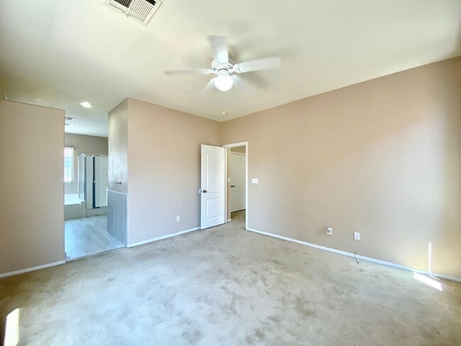 Building Photo - Nice 2-story single-family house with 3 Bedrooms, 2.5 Bathrooms