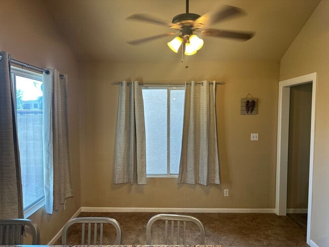 Building Photo - Spacious 4-Bedroom Home with Cozy Kitchen ...