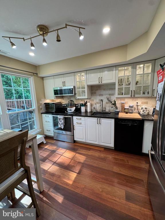 Building Photo - 1724 Balas Cir