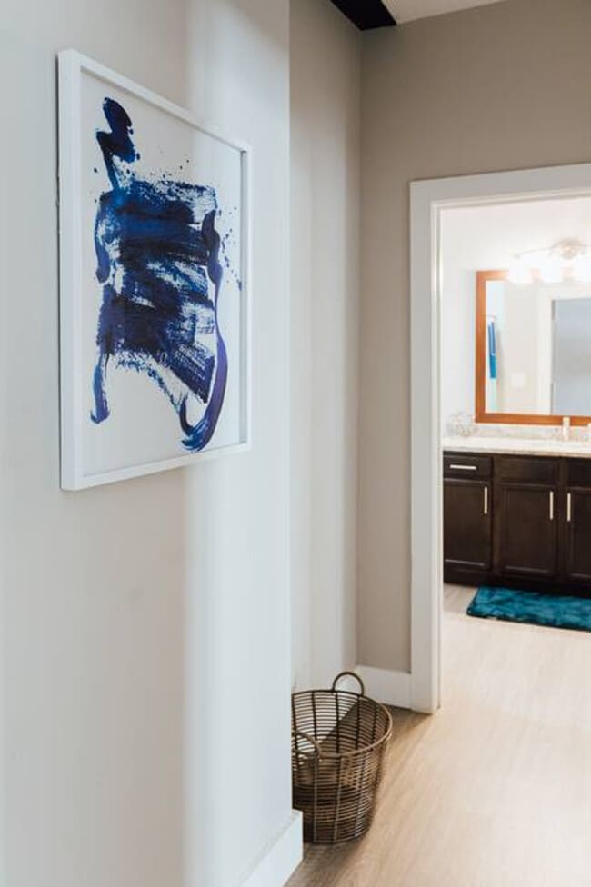 Building Photo - 202 E Main St