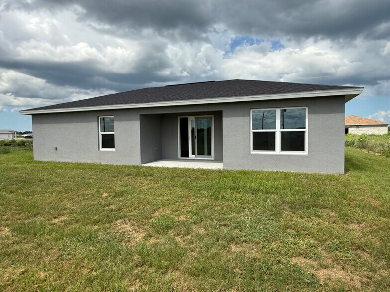 Building Photo - 7038 Lotus Cir