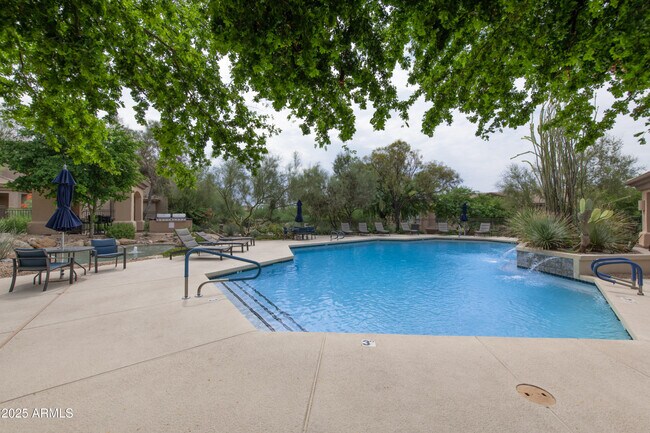 Building Photo - 16420 N Thompson Peak Pkwy