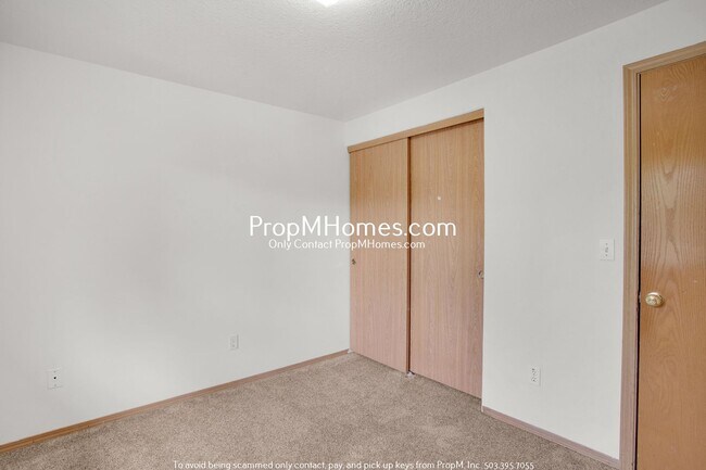 Building Photo - Spacious Updated Three Bedroom in Cully - ...