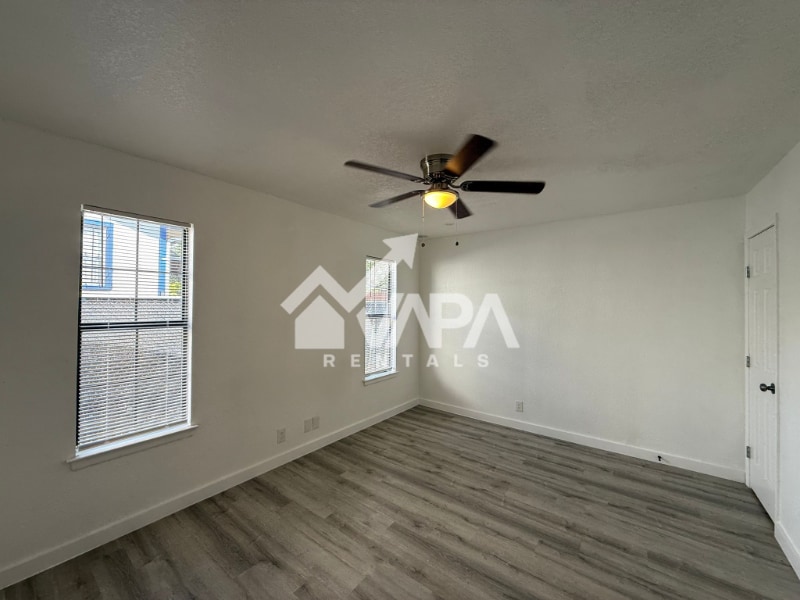 Building Photo - 6230 Viva Max Dr
