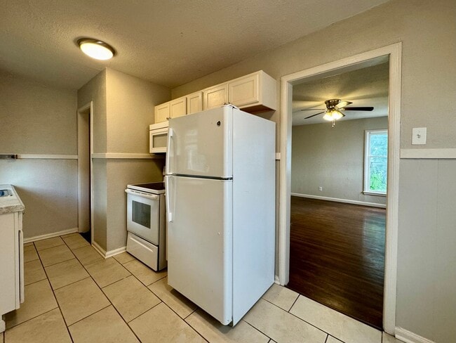 Building Photo - 719 N Colorado Ct
