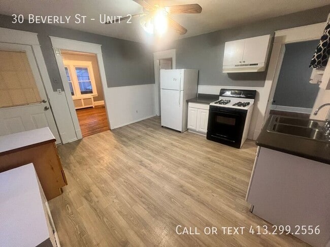 Building Photo - 30 Beverly St