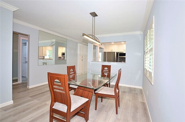 Building Photo - 50 Woodland Dr