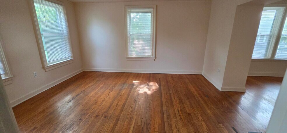Building Photo - 611 Mulberry Pl