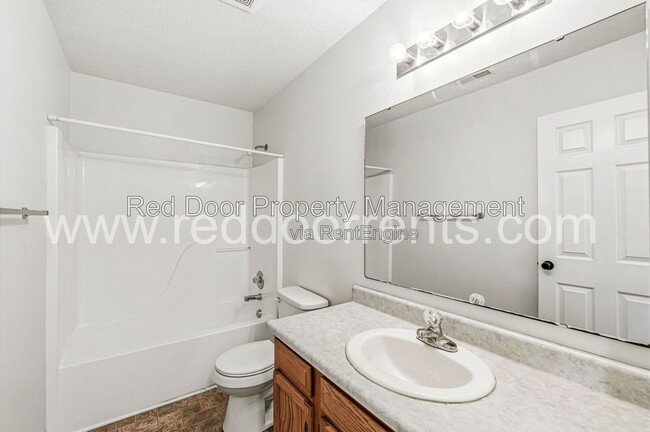 Building Photo - 127 Broadmoor Bend