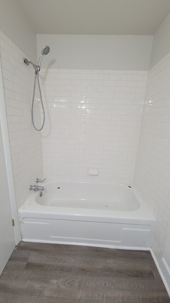 Building Photo - "Charming 3-Bedroom Home in Huntsville wit...