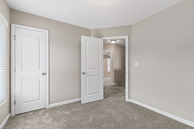 Building Photo - Modern 3BR/2.5BA Home with Open Layout – W...