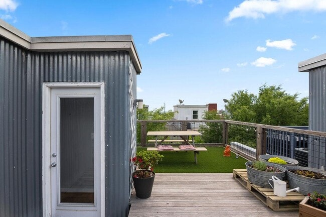 Building Photo - 230 Bradberry St SW