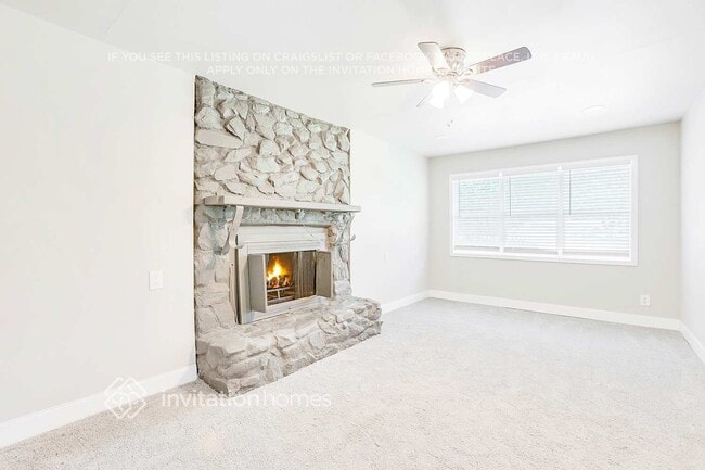 Building Photo - 3237 Tulip Dr