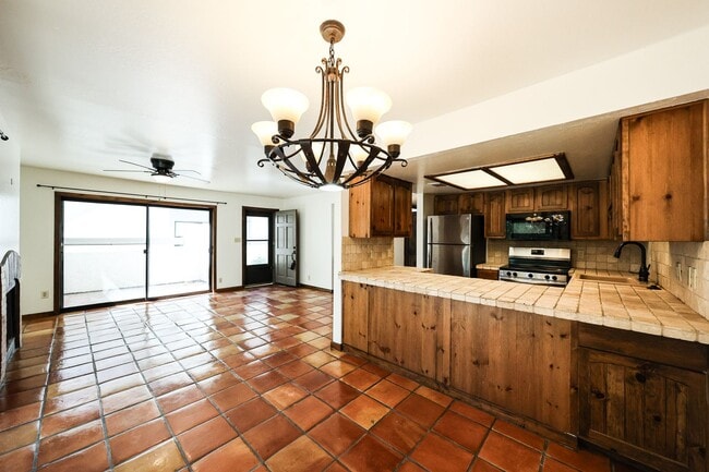 Building Photo - Great Downtown Scottsdale Location!