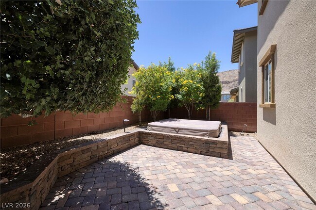 Building Photo - 10683 Country Knoll Way