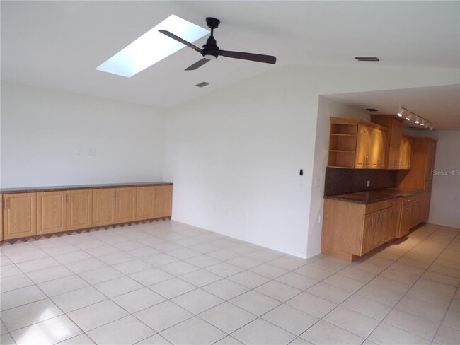 Building Photo - 2437 Greenland Ct