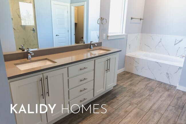 Building Photo - 1796 Salma Rd