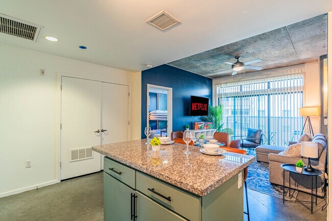 Building Photo - 333 E Roosevelt St