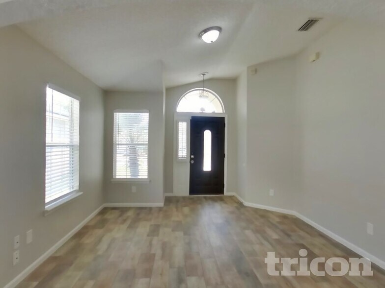 Building Photo - 96043 Starlight Ln