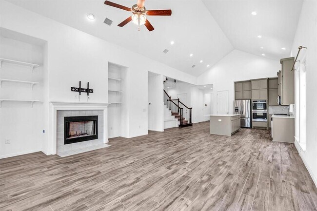 Building Photo - 2907 Zelma Dr