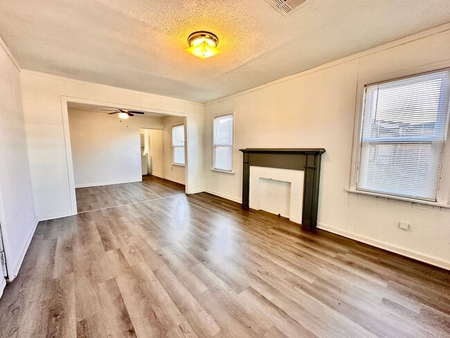 Building Photo - Three bedroom OKC Home