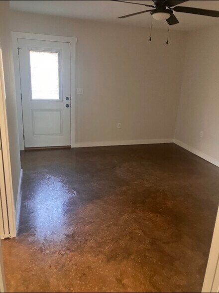 Bedroom - 1305 Roberson St