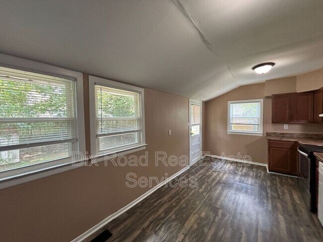 Building Photo - 112 Heaton Ave