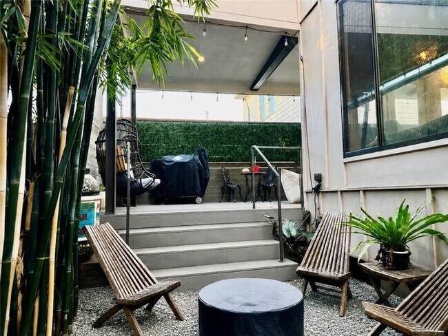 Building Photo - 2849 Danneel St