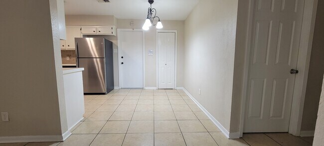 Building Photo - 5244 Larcade Dr