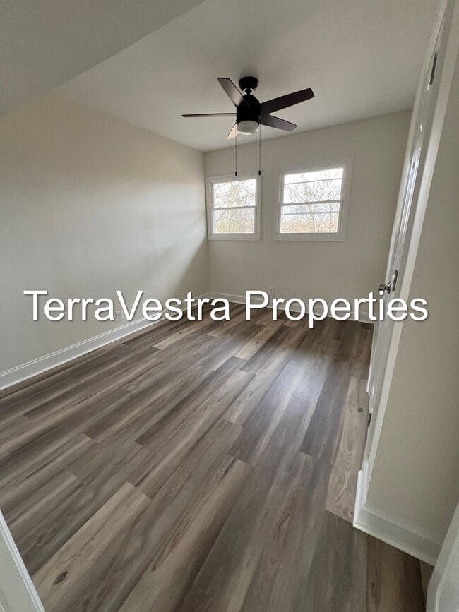 Building Photo - 3 Bed Single Family in Upper Deerfield!