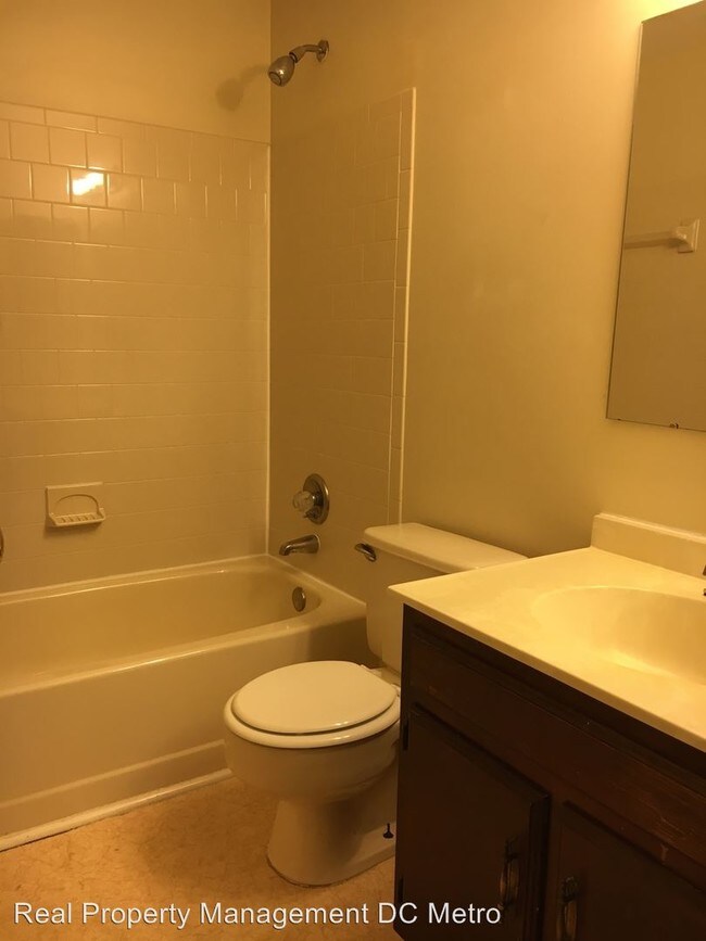 Building Photo - 8024 Hollow Reed Ct