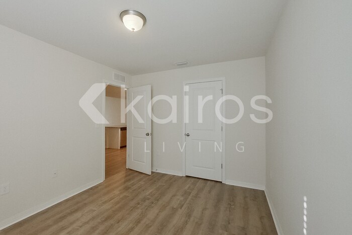 Building Photo - 9120 Aegean Cir