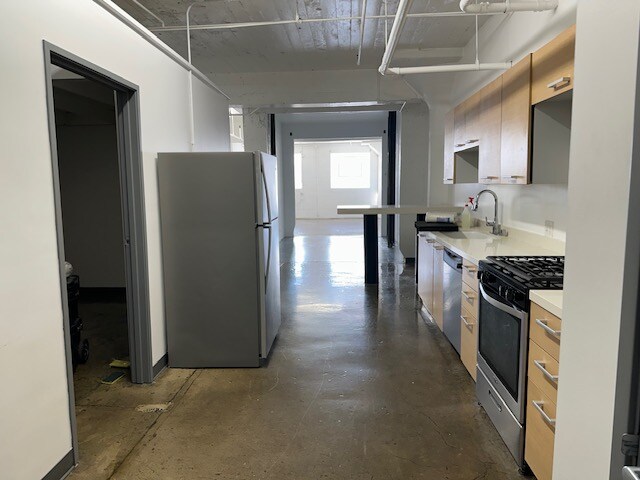 Building Photo - 1308 Factory Pl