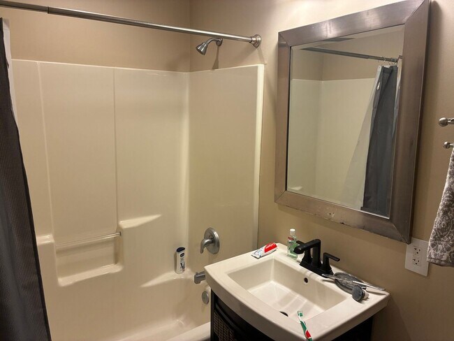 Building Photo - 4207 Gladden Ln