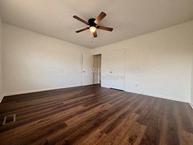 Building Photo - 3638 Missionaire Ave