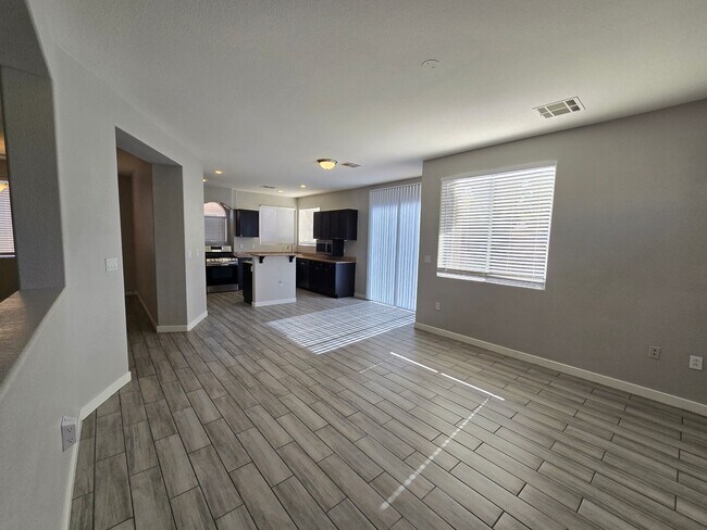 Building Photo - 4 Bedroom Rhodes Ranch Home