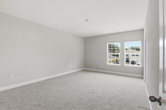 Building Photo - Finley Woods 4 bedroom 3 bath.