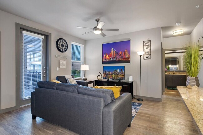 Building Photo - 7224 Staffordshire Blvd